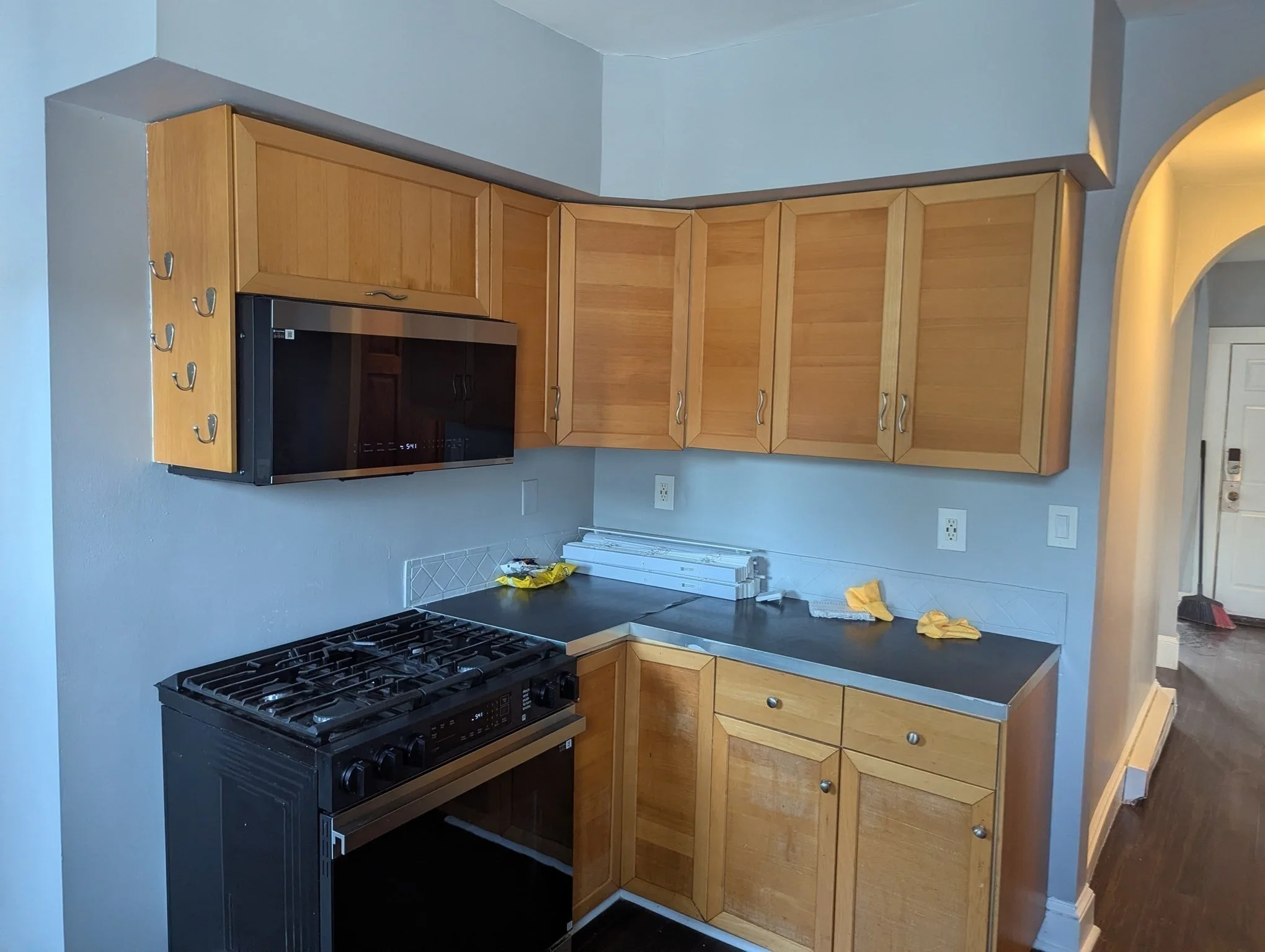 3 bed, 1 bath apartment for rent at 43 Whitfield St Unit 3, Dorchester — photo 8 of 24