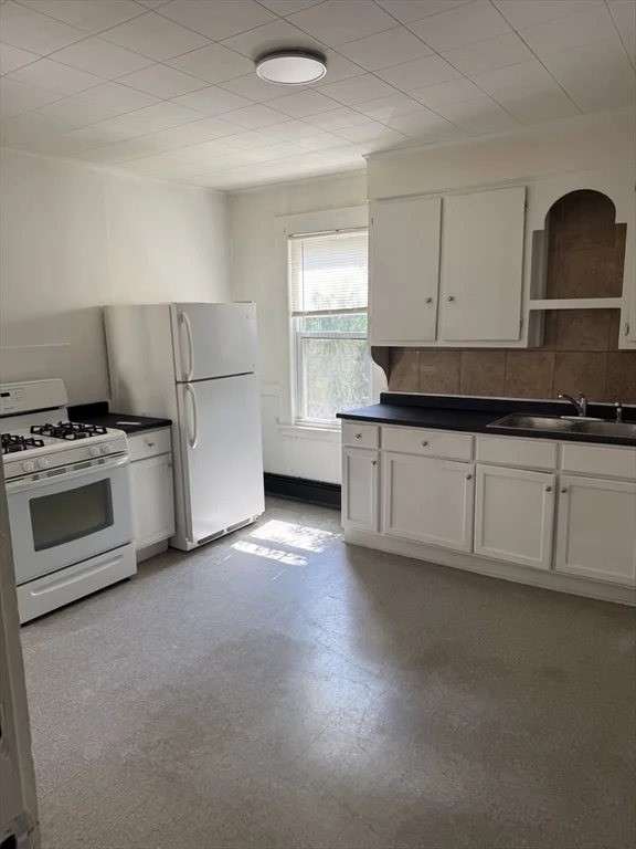 2 bed, 1 bath apartment for rent at 43 Wilson St Unit 3, Haverhill — photo 3 of 11