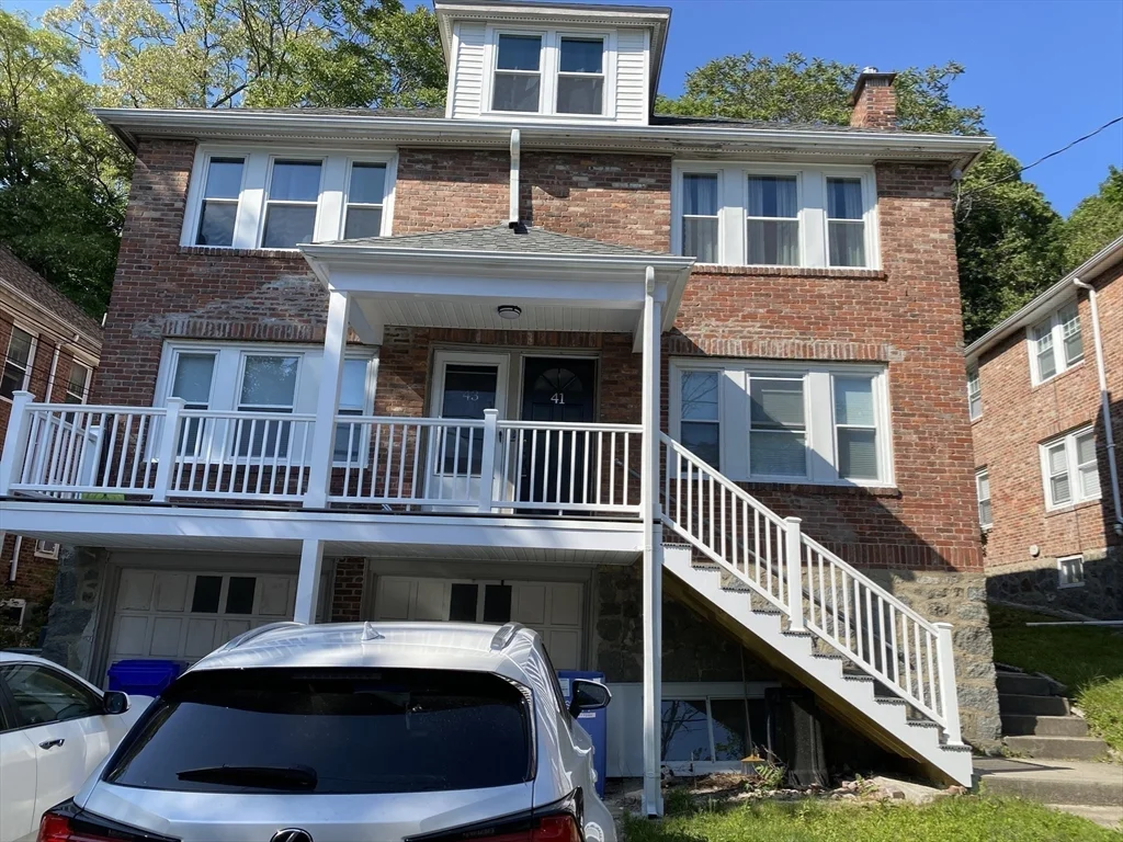 5 bed, 3 bath apartment for rent at 43 Wiltshire Unit 2, Brighton — photo 13 of 14