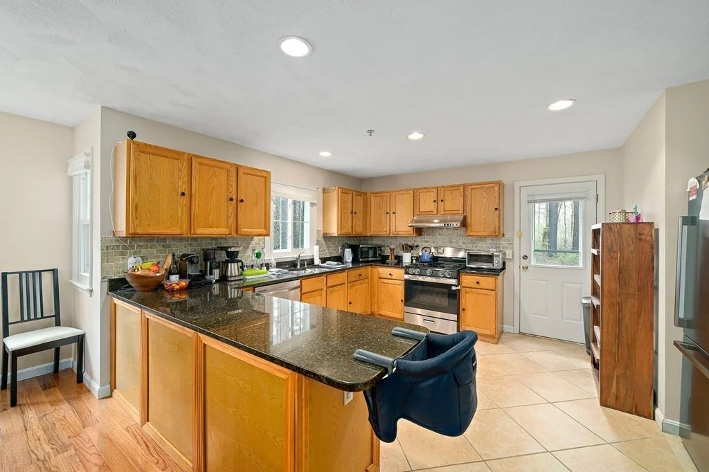 4 bed, 2 bath apartment for rent at 43 Winterberry Way, Bedford — photo 9 of 24