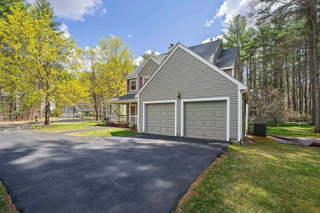 4 bed, 2 bath apartment for rent at 43 Winterberry Way, Bedford — photo 3 of 24