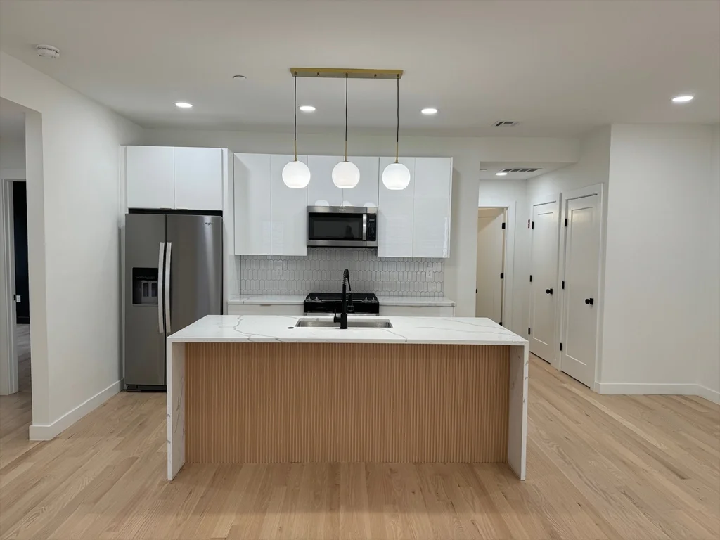 2 bed, 2 bath apartment for rent at 43 Withington St Unit 4, Dorchester