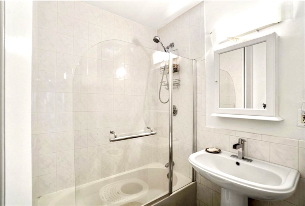 3 bed, 2 bath apartment for rent at 43 Worcester St Unit 1, South End — photo 13 of 26