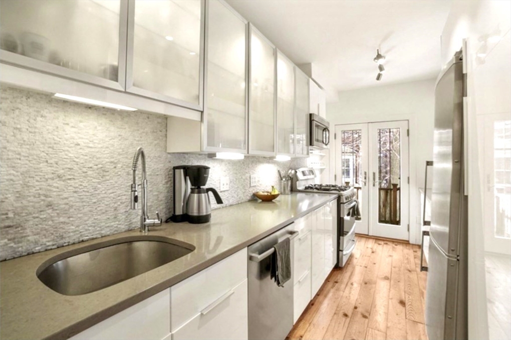 3 bed, 2 bath apartment for rent at 43 Worcester St Unit 1, South End — photo 12 of 26