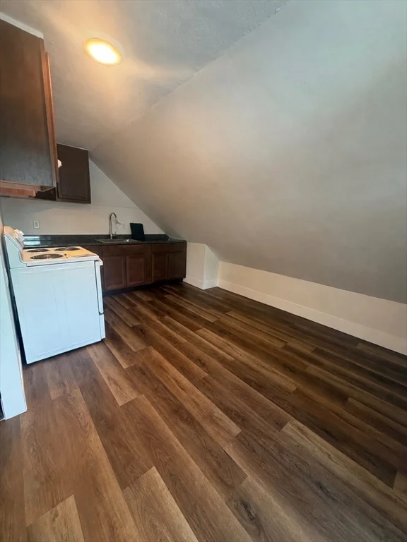 2 bed, 1 bath apartment for rent at 430 Cohannet Unit 3, Taunton — photo 4 of 28