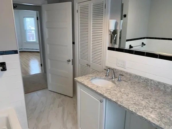 2 bed, 1 bath apartment for rent at 430 N Main Unit 2, Attleboro — photo 6 of 17