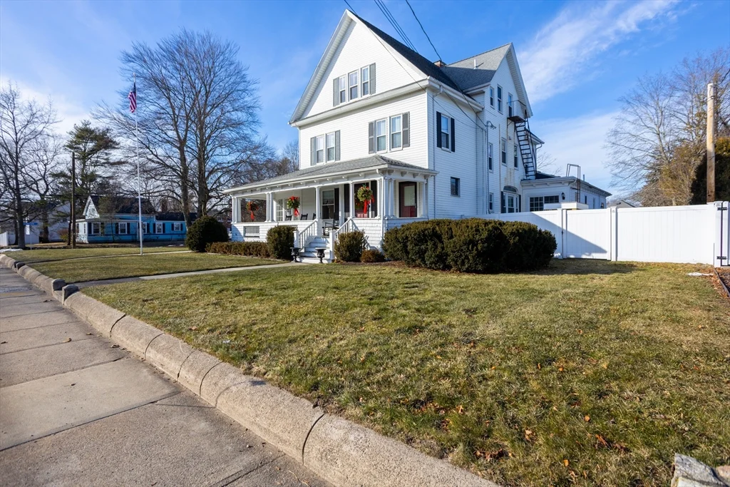 1 bed, 1 bath apartment for rent at 430 N Main Unit 3, Attleboro — photo 3 of 22