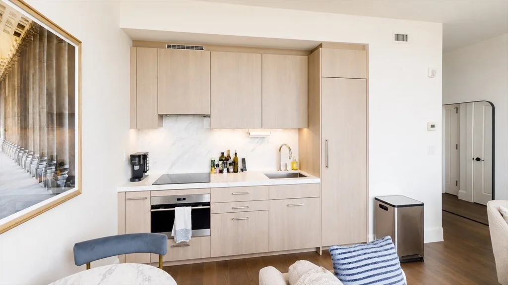 1 bed, 1 bath apartment for rent at 430 Stuart St Unit 21D, Back Bay — photo 3 of 23