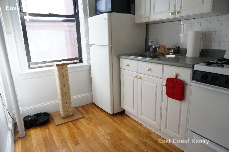Studio bed, 1 bath apartment for rent at 431 Broadway Unit 23, Winter Hill — photo 2 of 9