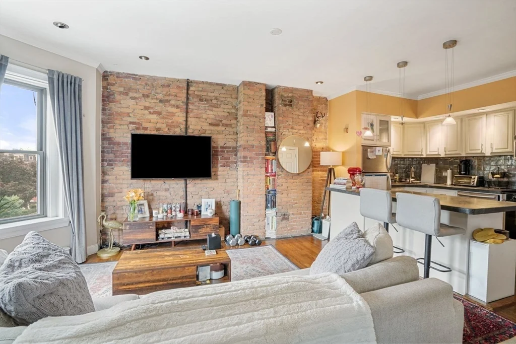 2 bed, 1 bath apartment for rent at 431 Columbus Ave Unit 5, South End
