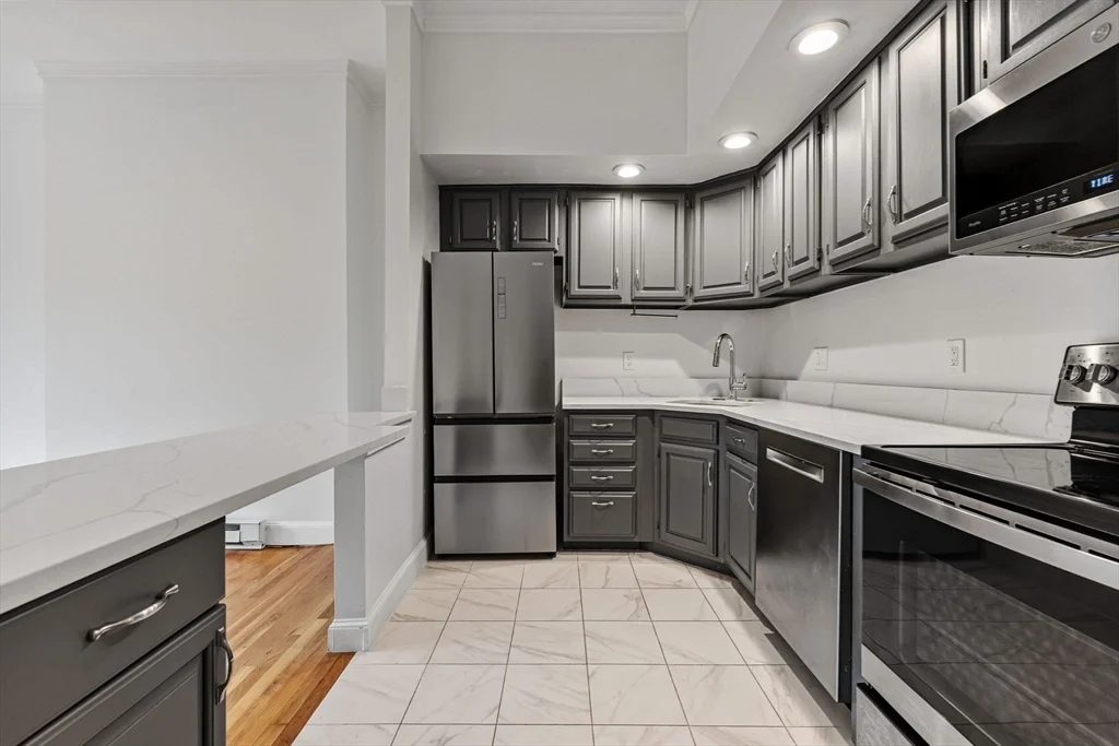 2 bed, 1 bath apartment for rent at 431 Columbus Unit 4, South End — photo 9 of 27