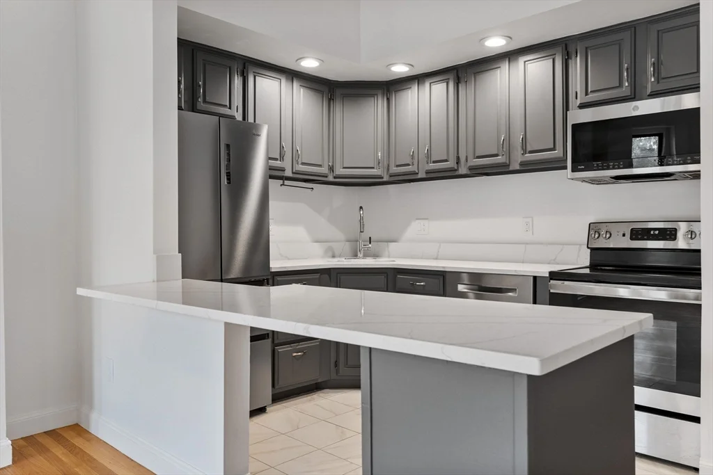 2 bed, 1 bath apartment for rent at 431 Columbus Unit 4, South End — photo 10 of 27