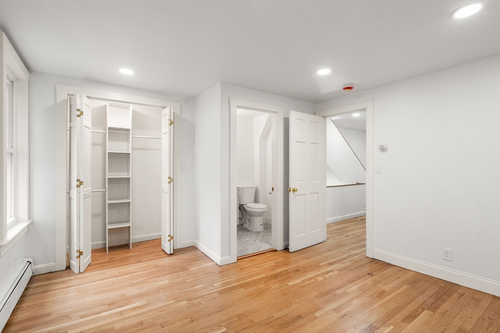 5 bed, 3 bath apartment for rent at 431 East 6th St Unit 1, South Boston — photo 14 of 32