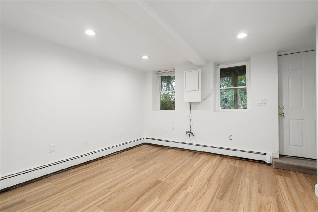 5 bed, 3 bath apartment for rent at 431 East 6th St Unit 1, South Boston — photo 22 of 32
