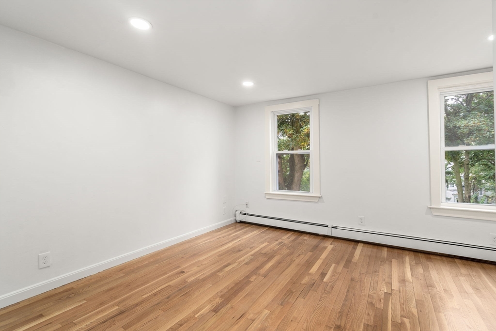 5 bed, 3 bath apartment for rent at 431 East 6th St Unit 1, South Boston — photo 9 of 32