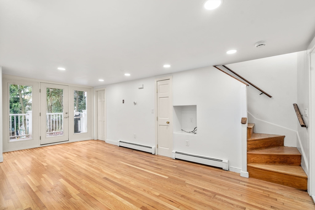 5 bed, 3 bath apartment for rent at 431 East 6th St Unit 1, South Boston — photo 3 of 32