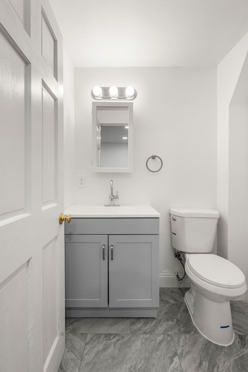 5 bed, 3 bath apartment for rent at 431 East 6th St Unit 1, South Boston — photo 15 of 32