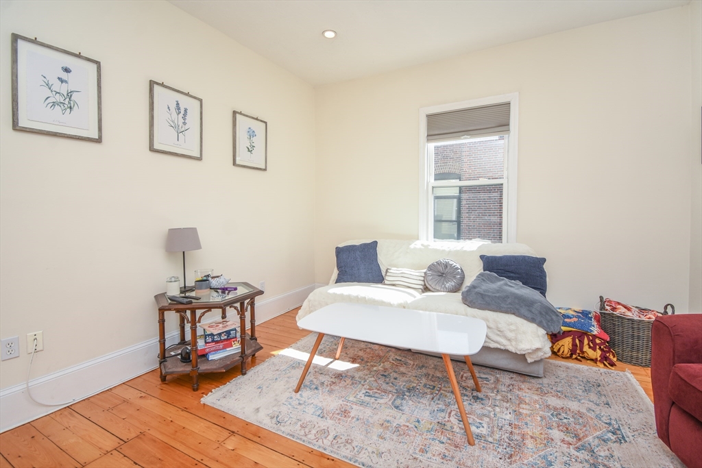 3 bed, 1 bath apartment for rent at 431 Faneuil St Unit 1C, Brighton — photo 8 of 19