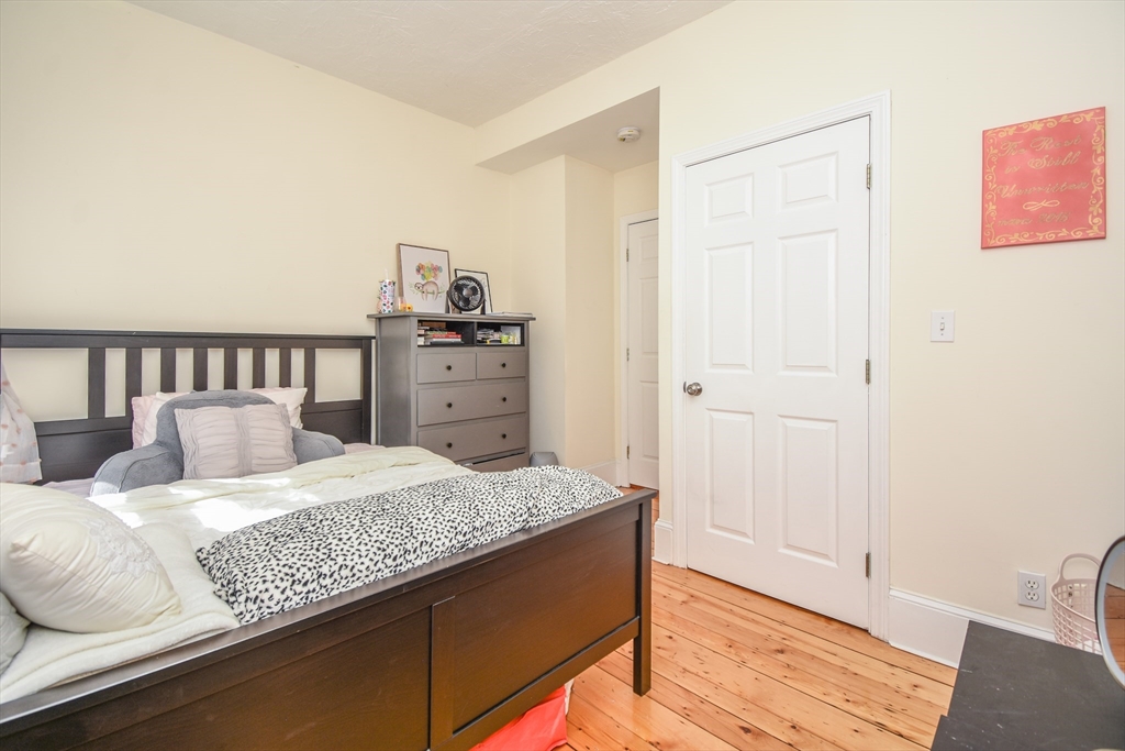 3 bed, 1 bath apartment for rent at 431 Faneuil St Unit 1C, Brighton — photo 10 of 19