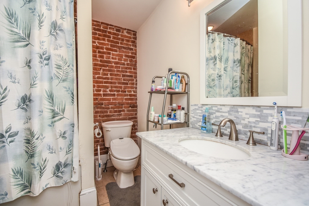 3 bed, 1 bath apartment for rent at 431 Faneuil St Unit 1C, Brighton — photo 18 of 19
