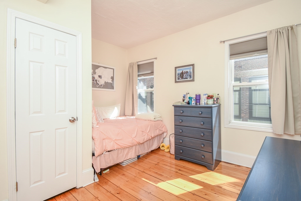 3 bed, 1 bath apartment for rent at 431 Faneuil St Unit 1C, Brighton — photo 11 of 19