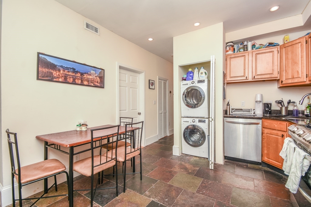 3 bed, 1 bath apartment for rent at 431 Faneuil St Unit 1C, Brighton — photo 14 of 19