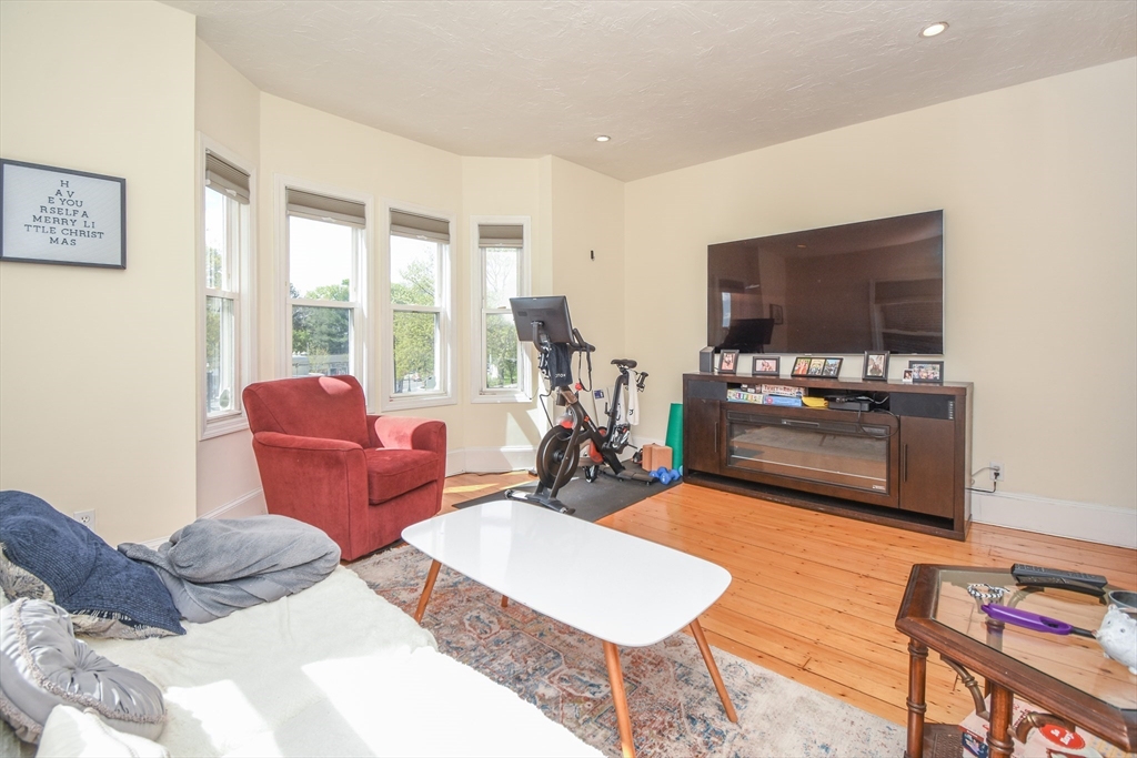 3 bed, 1 bath apartment for rent at 431 Faneuil St Unit 1C, Brighton