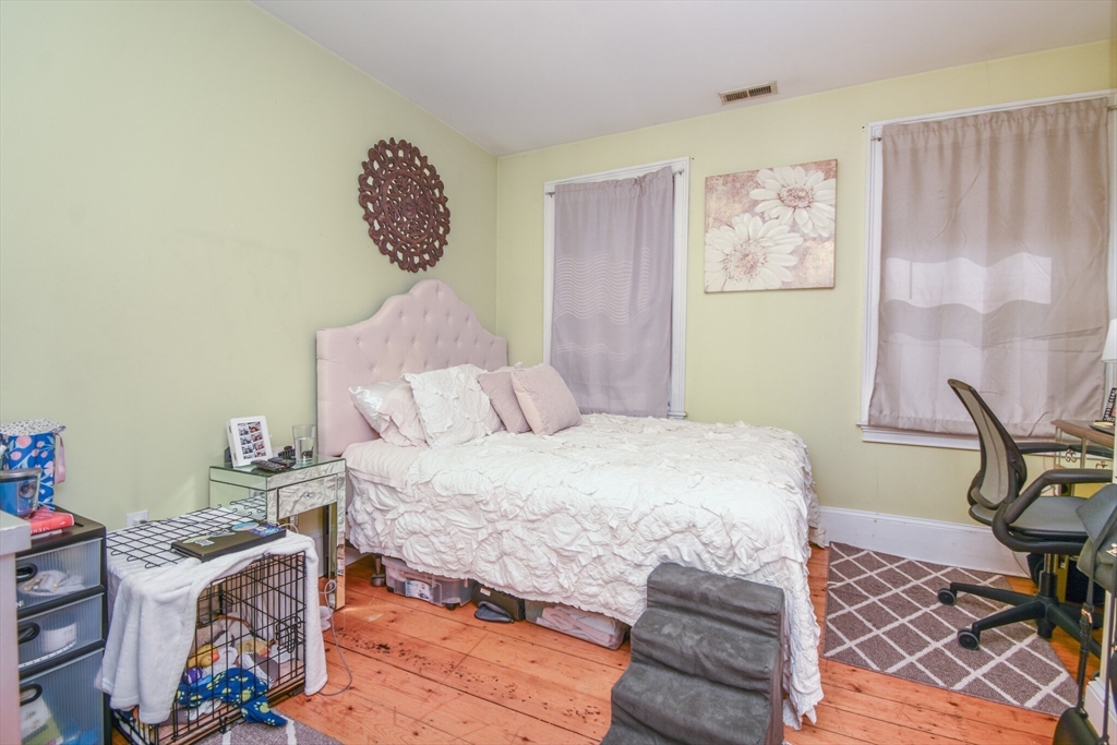 3 bed, 1 bath apartment for rent at 431 Faneuil Unit 2C, Brighton — photo 8 of 11