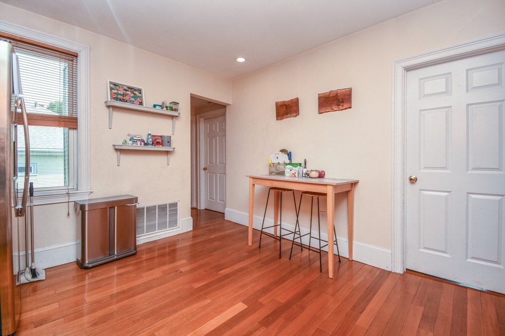 3 bed, 1 bath apartment for rent at 431 Faneuil Unit 2C, Brighton — photo 9 of 11