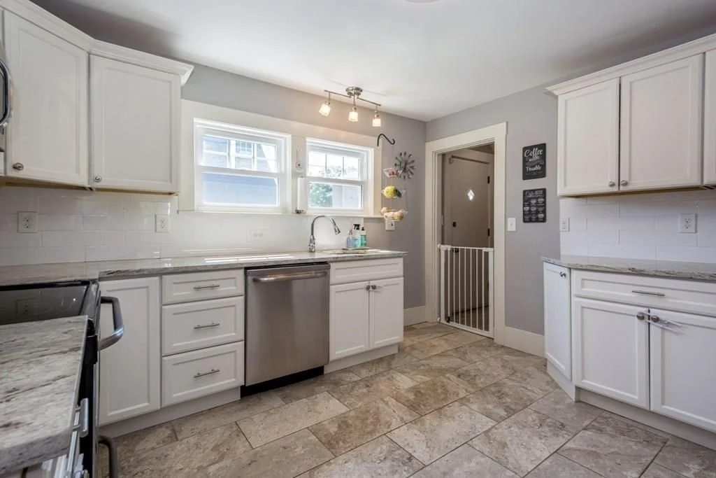 3 bed, 1 bath apartment for rent at 431 Fellsway E, Malden — photo 7 of 26