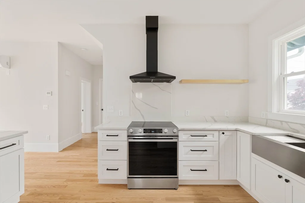 2 bed, 1 bath apartment for rent at 431 Lebanon St Unit 1, Melrose