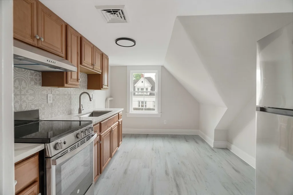 2 bed, 1 bath apartment for rent at 431 Lebanon St Unit 3, Melrose