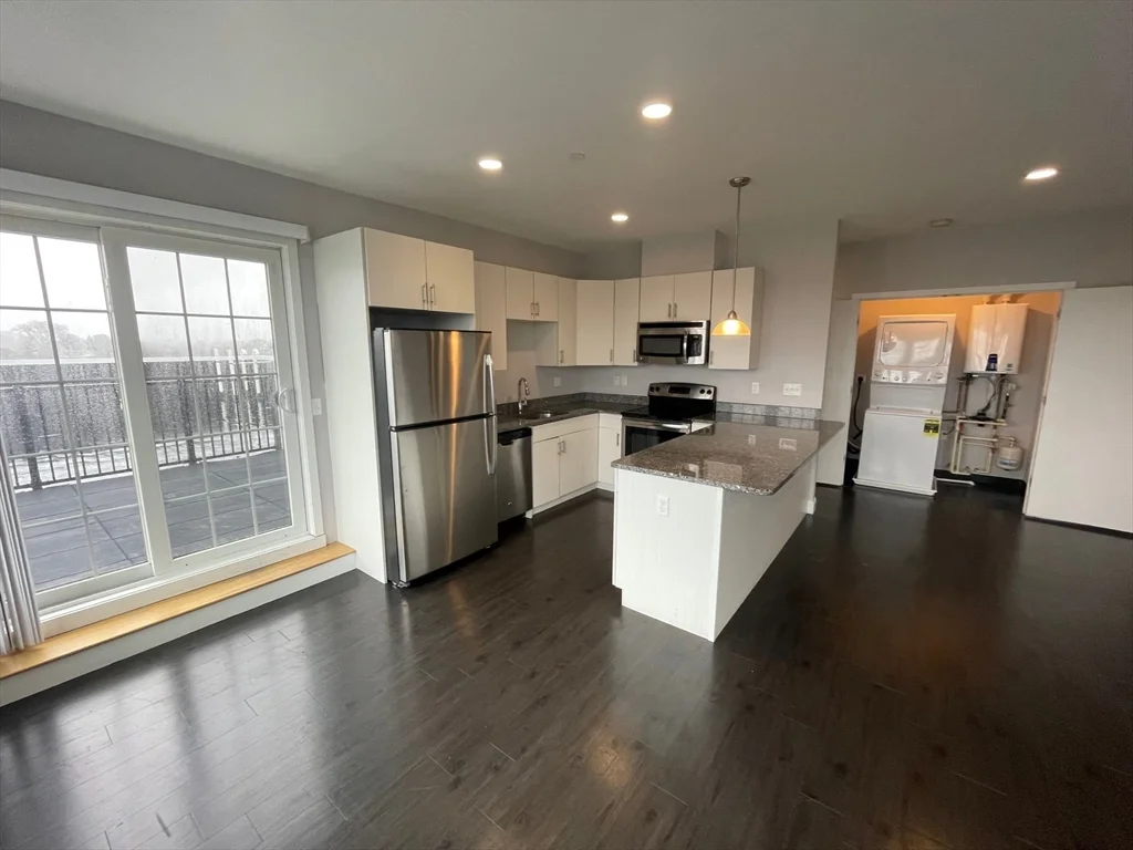 2 bed, 2 bath apartment for rent at 431 River St Unit 503, Waltham — photo 2 of 14