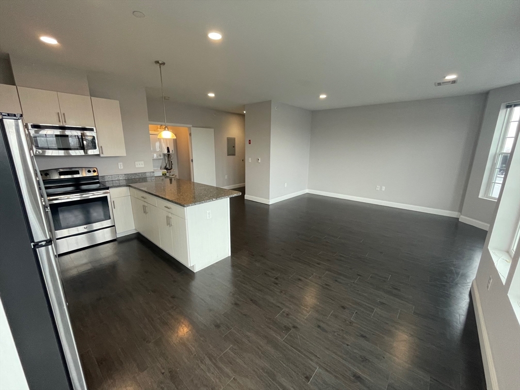 2 bed, 2 bath apartment for rent at 431 River St Unit 504, Waltham — photo 3 of 14