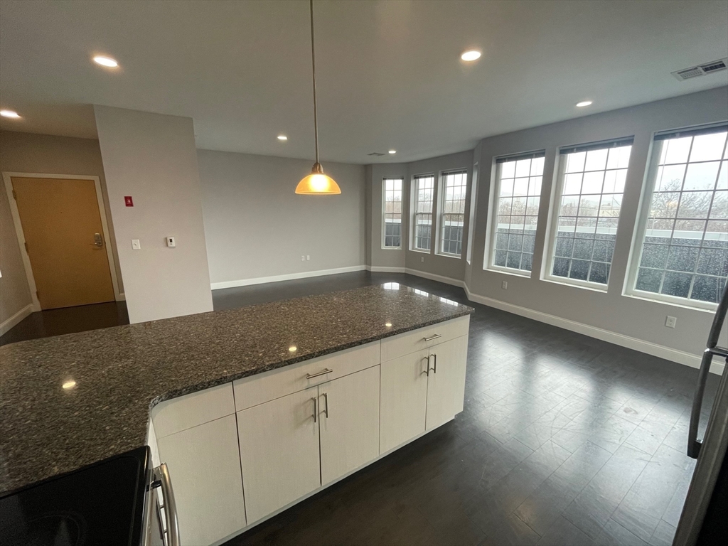 2 bed, 2 bath apartment for rent at 431 River St Unit 504, Waltham — photo 4 of 14