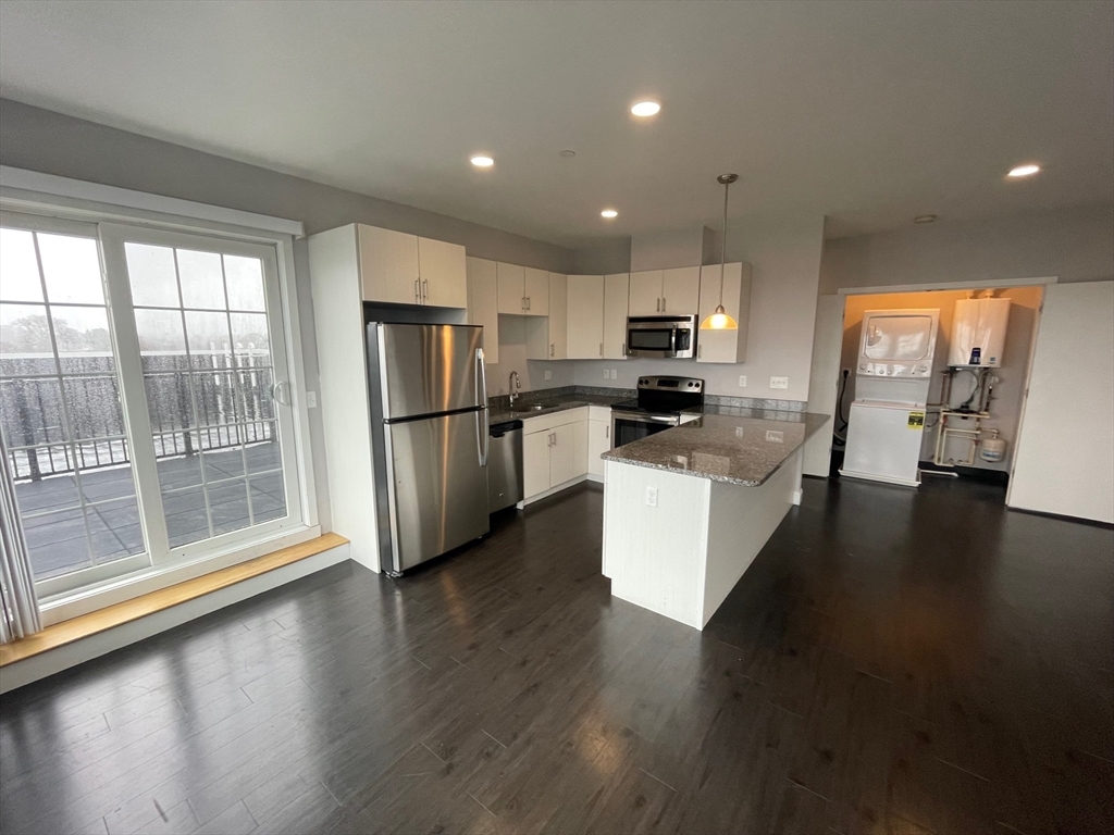 2 bed, 2 bath apartment for rent at 431 River St Unit 504, Waltham — photo 2 of 14