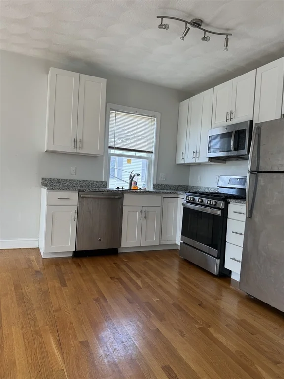3 bed, 1 bath apartment for rent at 431 Somerville Ave Unit 2, Somerville — photo 5 of 11