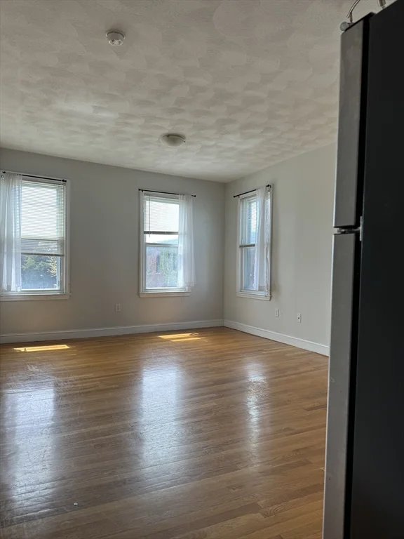 3 bed, 1 bath apartment for rent at 431 Somerville Ave Unit 2, Somerville — photo 4 of 11