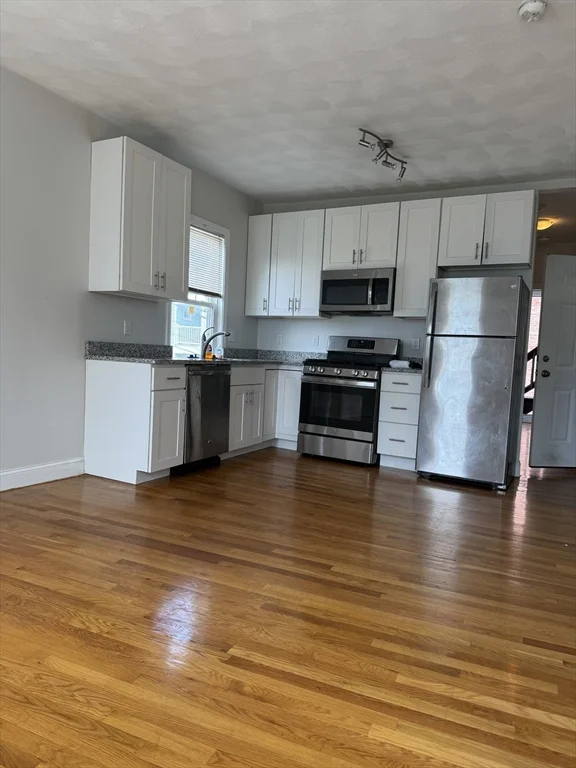 3 bed, 1 bath apartment for rent at 431 Somerville Ave Unit 2, Somerville — photo 6 of 11