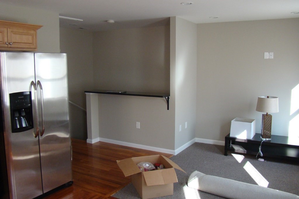 2 bed, 2 bath apartment for rent at 431 Trapelo Unit 3, Belmont — photo 4 of 9