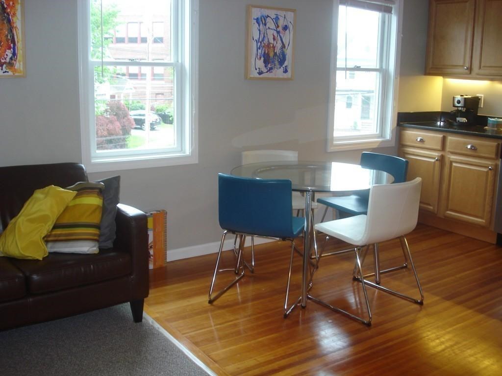 2 bed, 2 bath apartment for rent at 431 Trapelo Unit 3, Belmont — photo 2 of 9