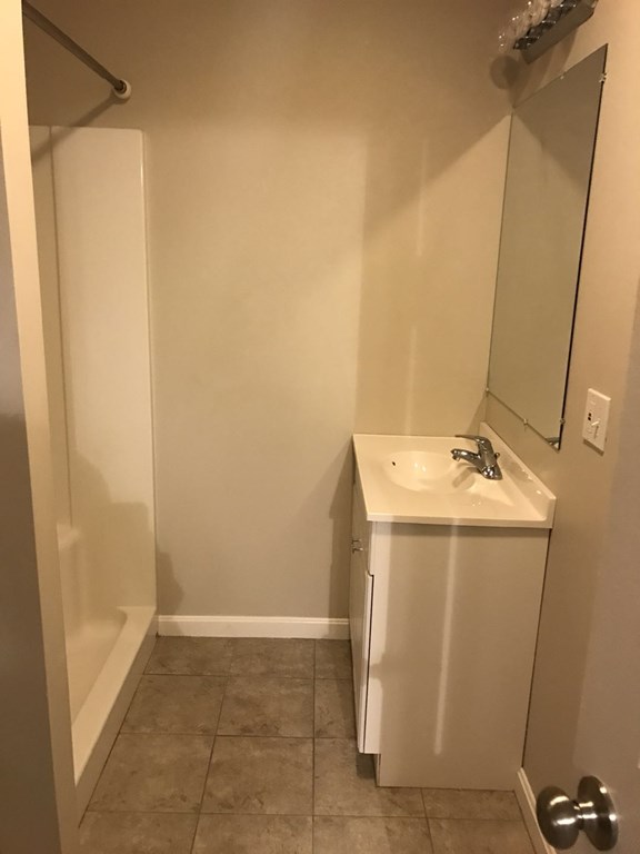 2 bed, 2 bath apartment for rent at 431 Trapelo Unit 3, Belmont — photo 9 of 9