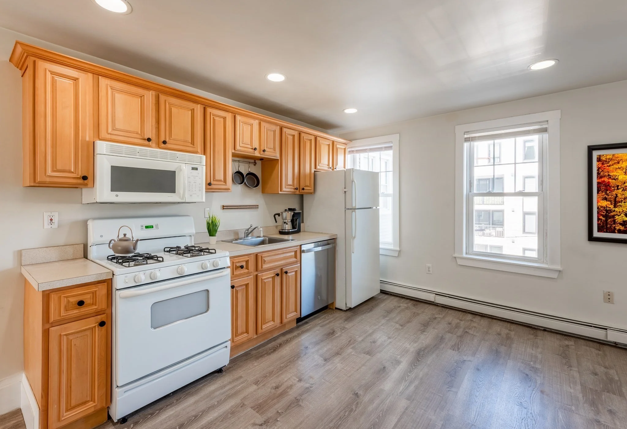 Studio bed, 1 bath apartment for rent at 432 E 3rd St Unit 2, South Boston — photo 4 of 9