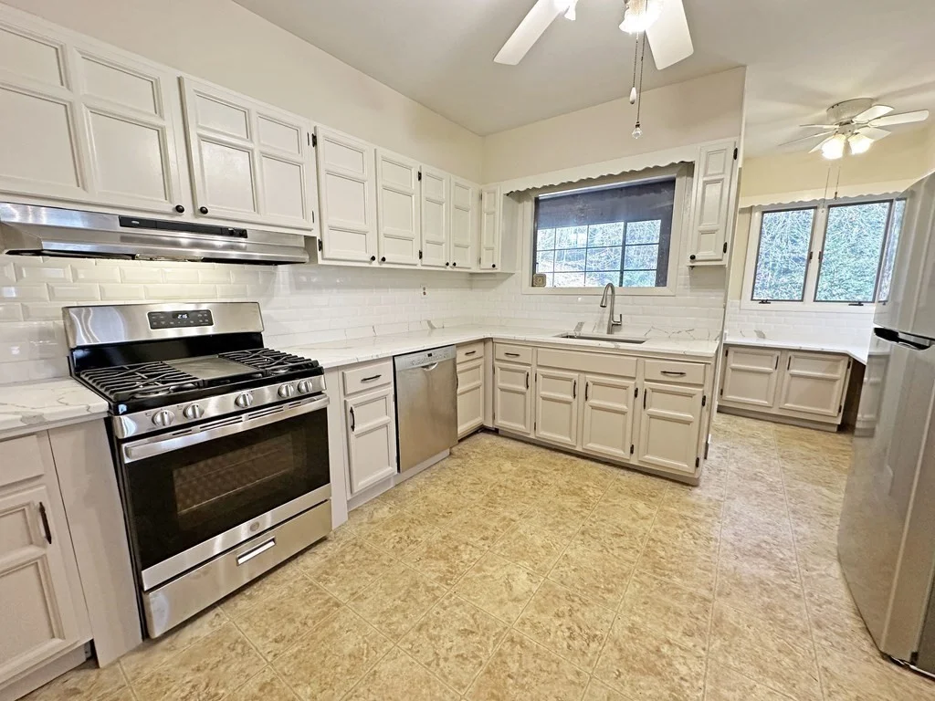 2 bed, 1 bath apartment for rent at 432 Lowell Ave Unit 1, Newtonville — photo 9 of 16