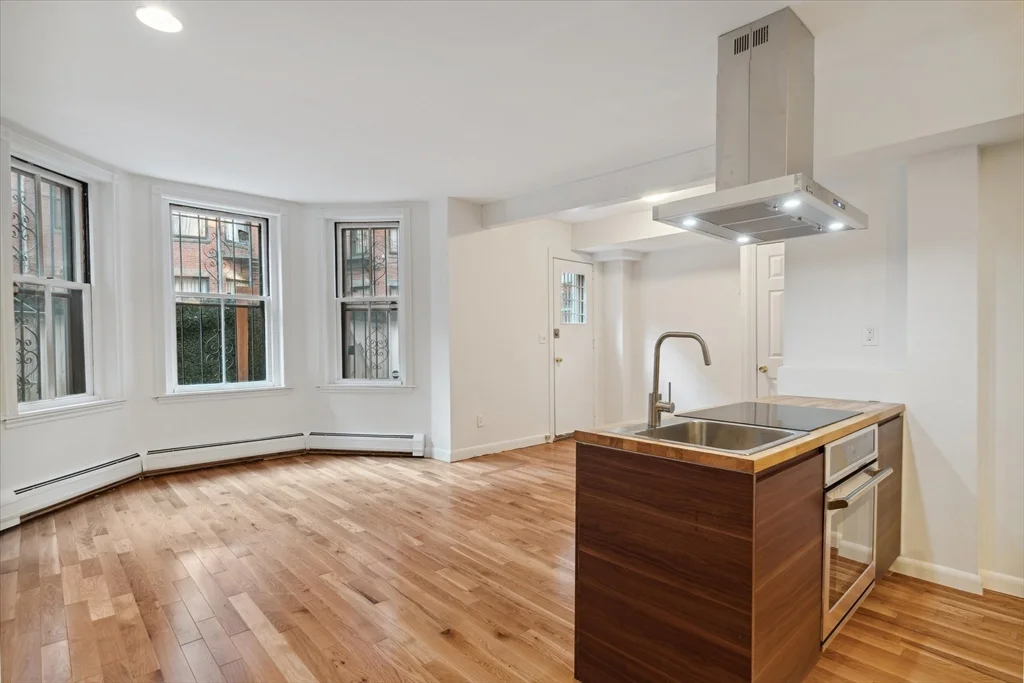 1 bed, 1 bath apartment for rent at 432 Marlborough Unit B, Back Bay — photo 2 of 15