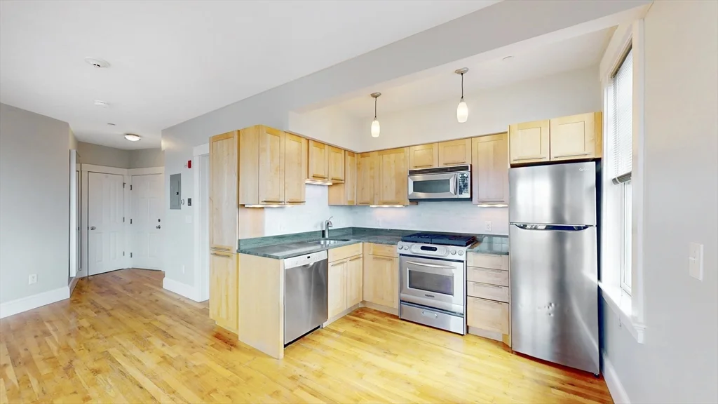 Studio bed, 1 bath apartment for rent at 432 Norfolk St Unit 4A, Union Square
