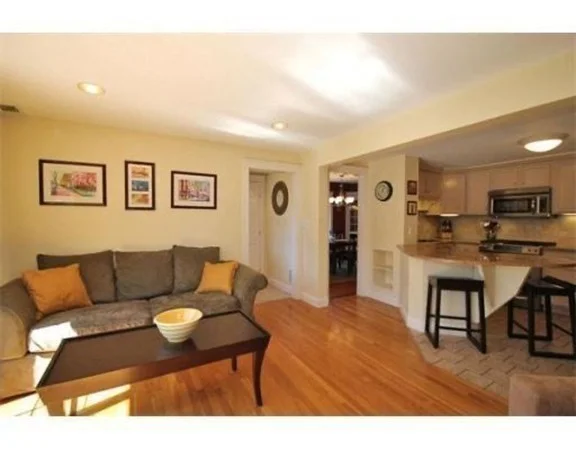 4 bed, 2 bath apartment for rent at 433 Adams St Unit 433, East Milton — photo 6 of 18
