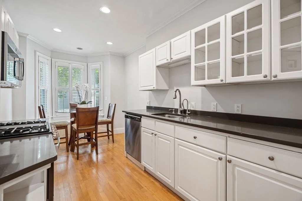 2 bed, 1.5 bath apartment for rent at 433 W 4th St Unit 1, South Boston — photo 2 of 19