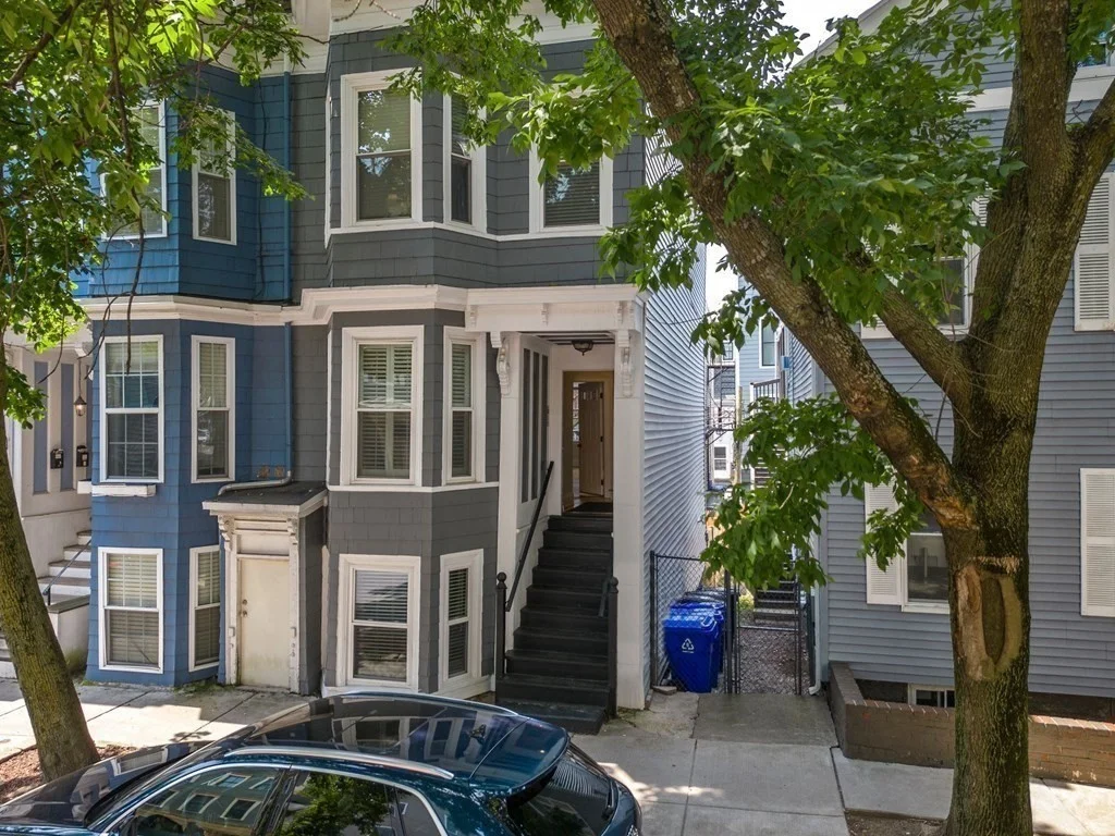 2 bed, 1.5 bath apartment for rent at 433 W 4th St Unit 1, South Boston — photo 1 of 19