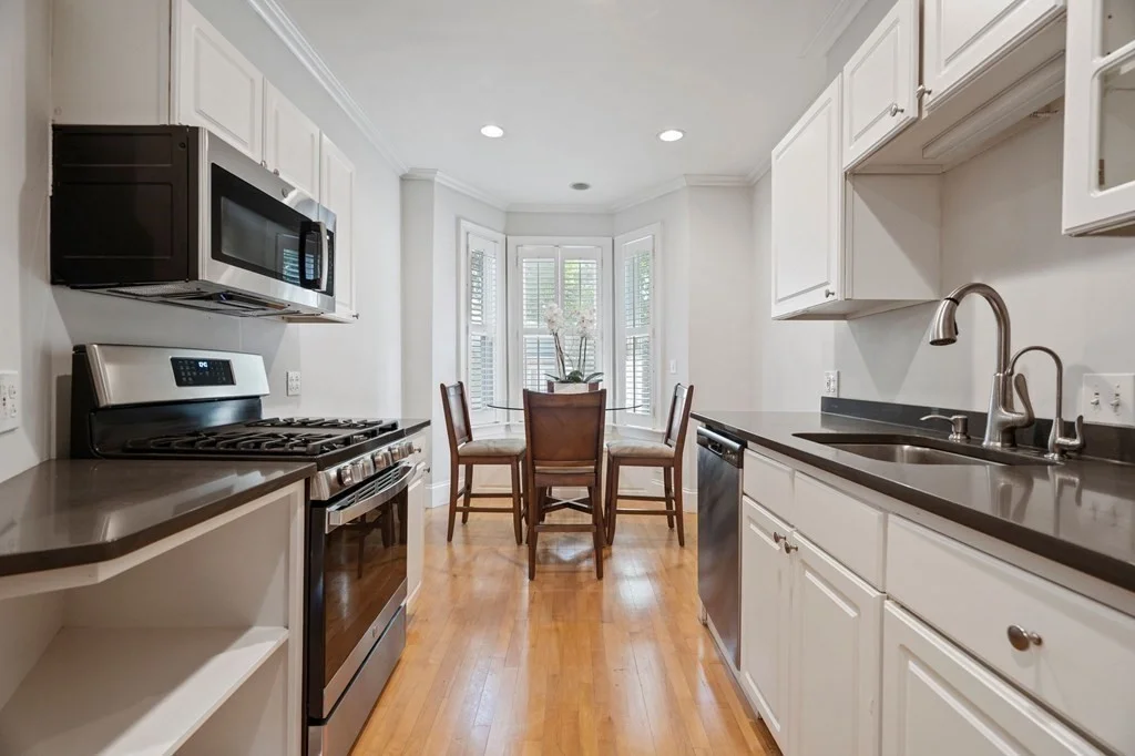2 bed, 1.5 bath apartment for rent at 433 W 4th St Unit 1, South Boston — photo 3 of 19